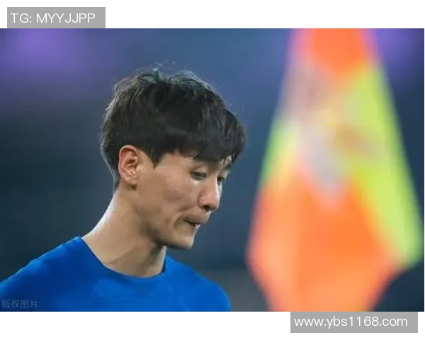 年轻足球明星黄头发闪耀赛场展现无与伦比的才华与激情