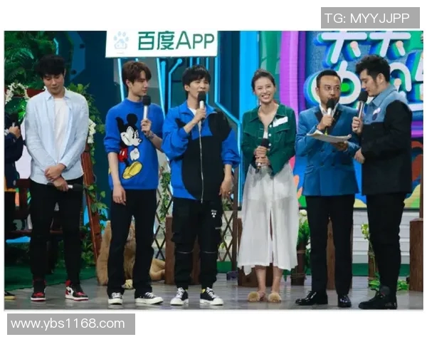 篮球与足球巨星携手合作共创运动新风潮引发热议 篮球与足球巨星携手合作共创运动新风潮引发热议